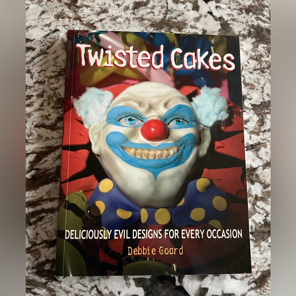 Twisted Cakes paperback Cookbook w/design templates included